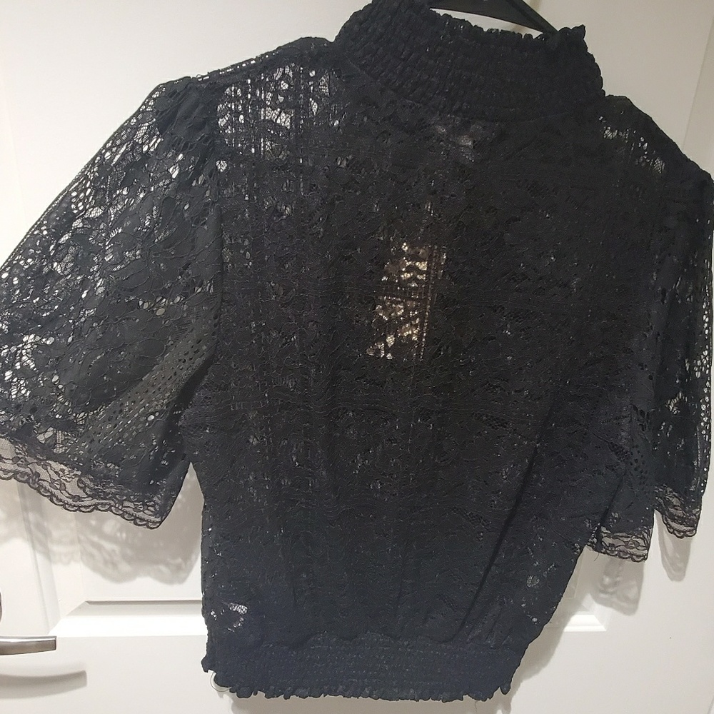 New! Cute sheer mid-sleeve top